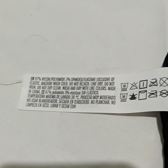 • Forever 21 Atlethic Tank Top • - Picture 4 of 4